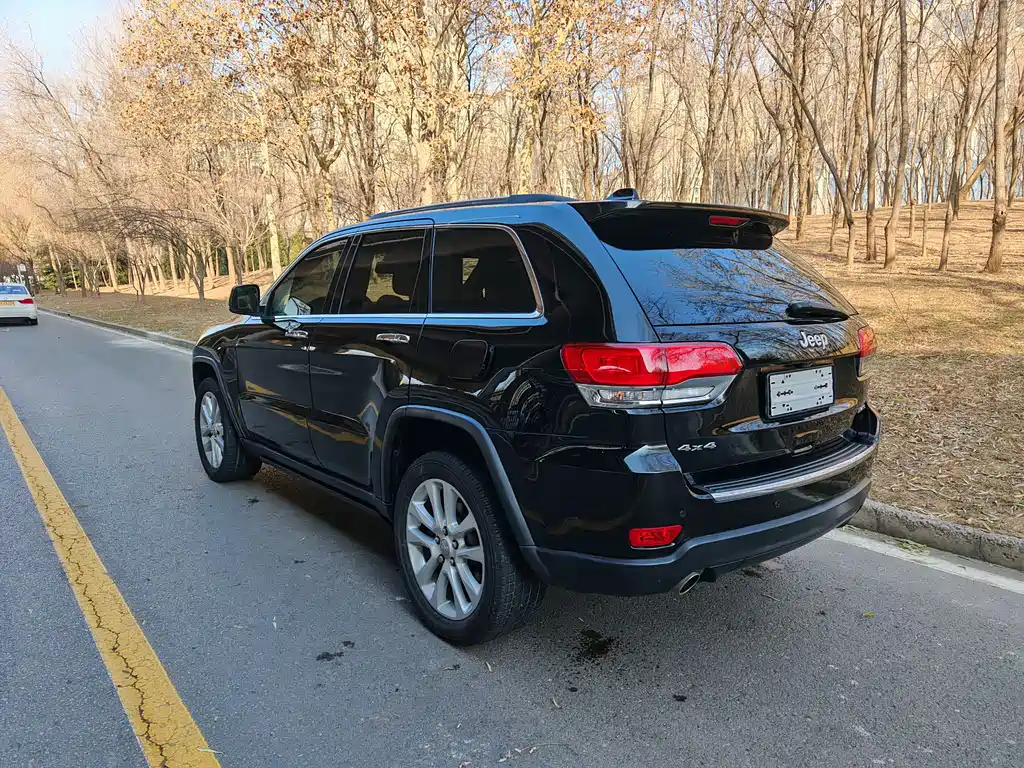 Jeep Grand Cherokee 2019 — фото 13