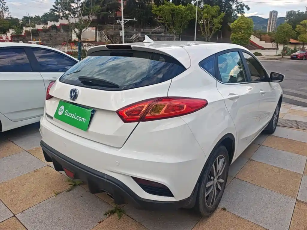Changan Eado XT 2017 — фото 5