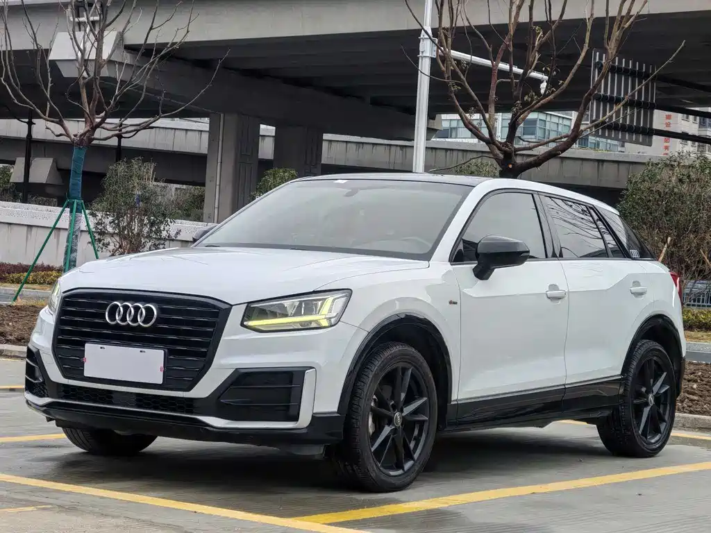Audi Q2L 2019 — фото 1