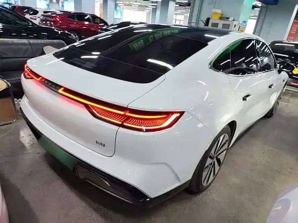 Geely Galaxy E8 2024