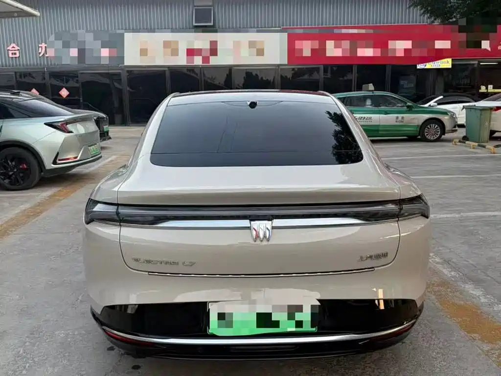 Buick Zhijing L7 2025 — фото 8