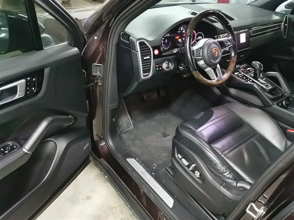 Porsche Cayenne 2018 — фото 12