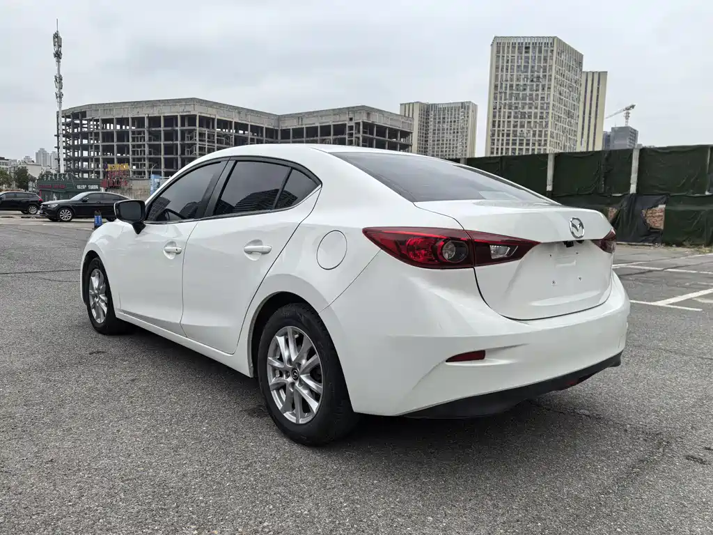Mazda 3 Axela 2017 — фото 4