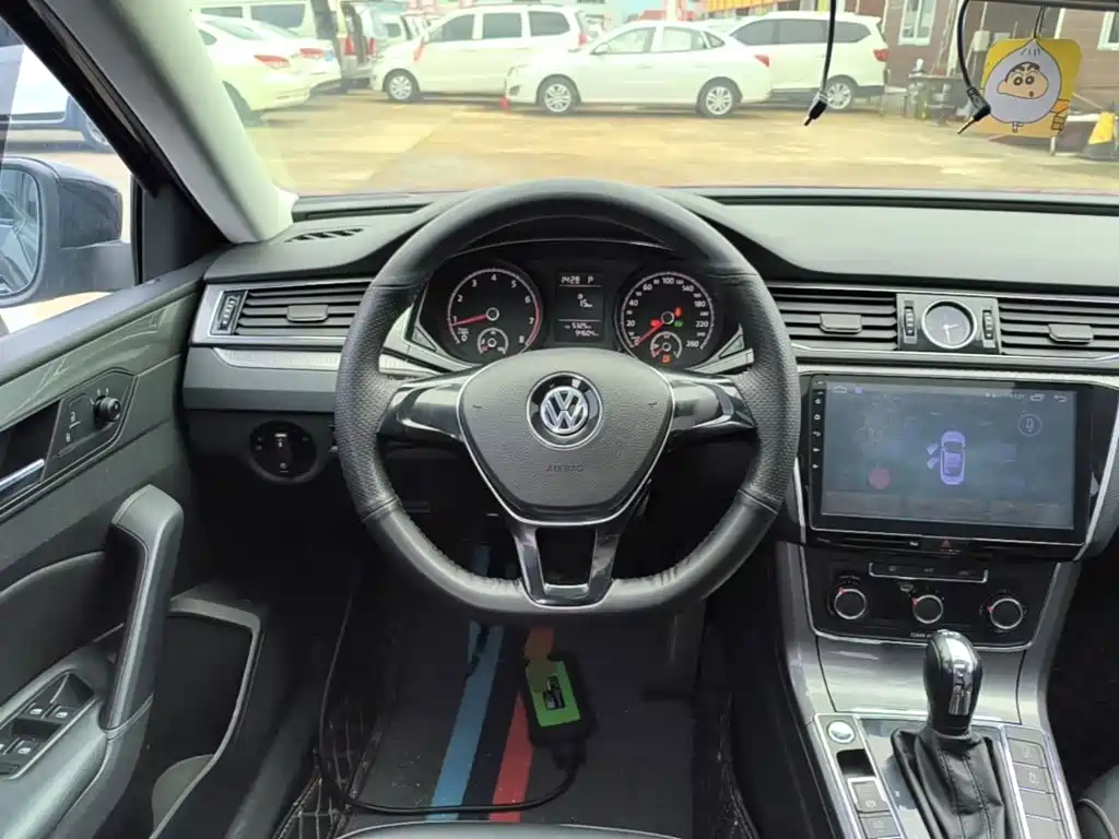 Volkswagen Passat 2018 — фото 11