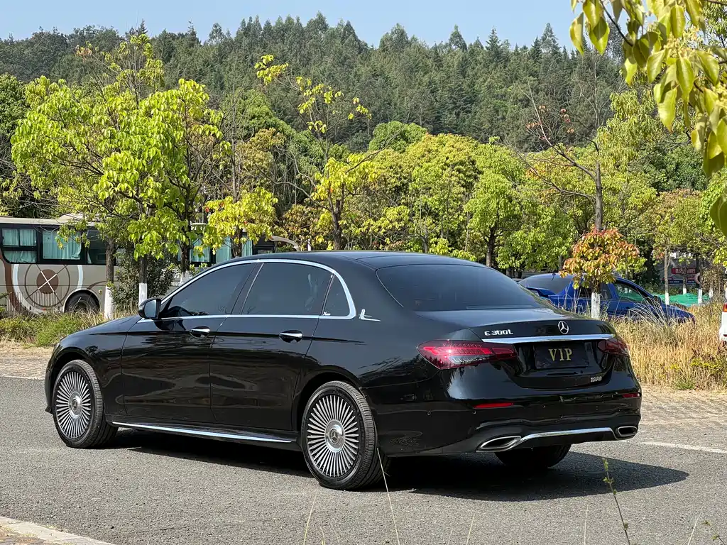 Mercedes-Benz E-Class 2023 — фото 15