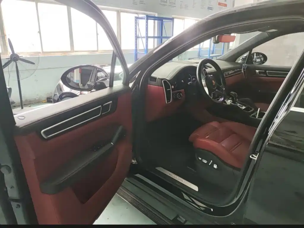 Porsche Cayenne 2020