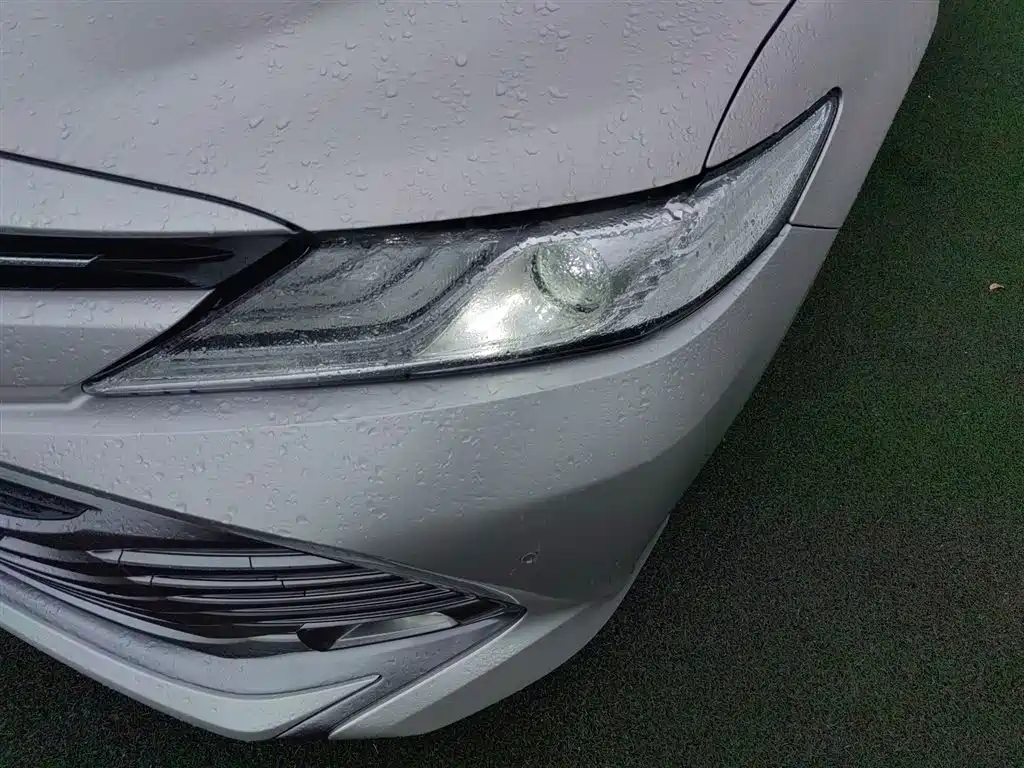 Toyota Camry 2019 — фото 18