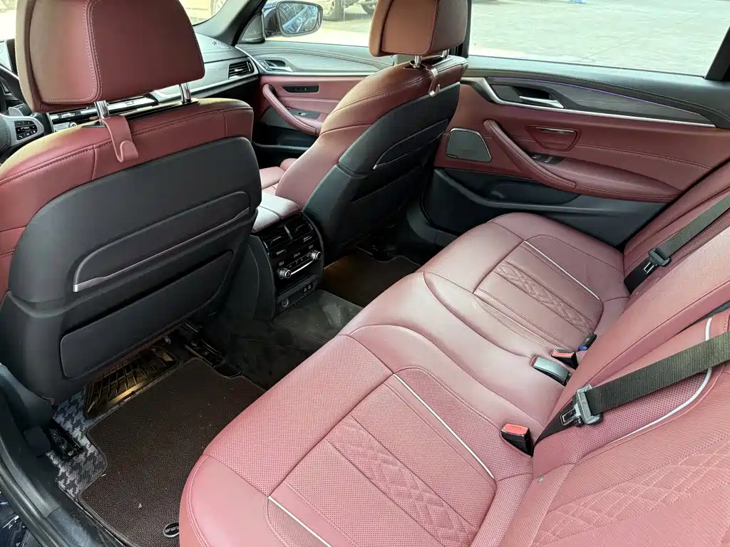 BMW 5 Series 2021 — фото 11