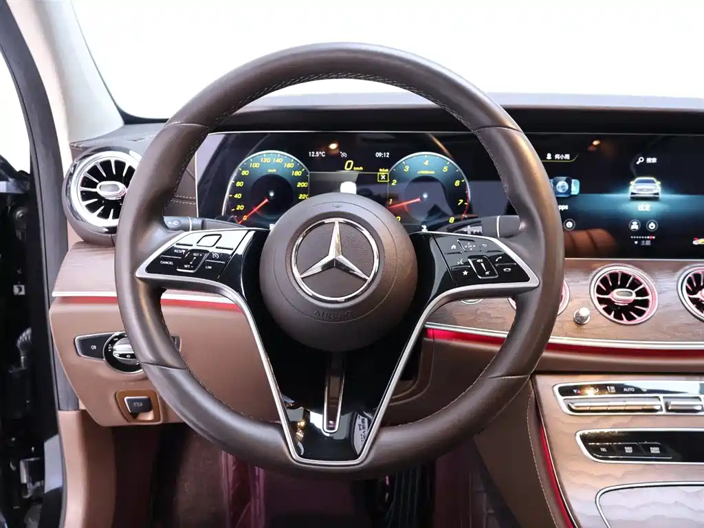 Mercedes-Benz E-Class 2023 — фото 16