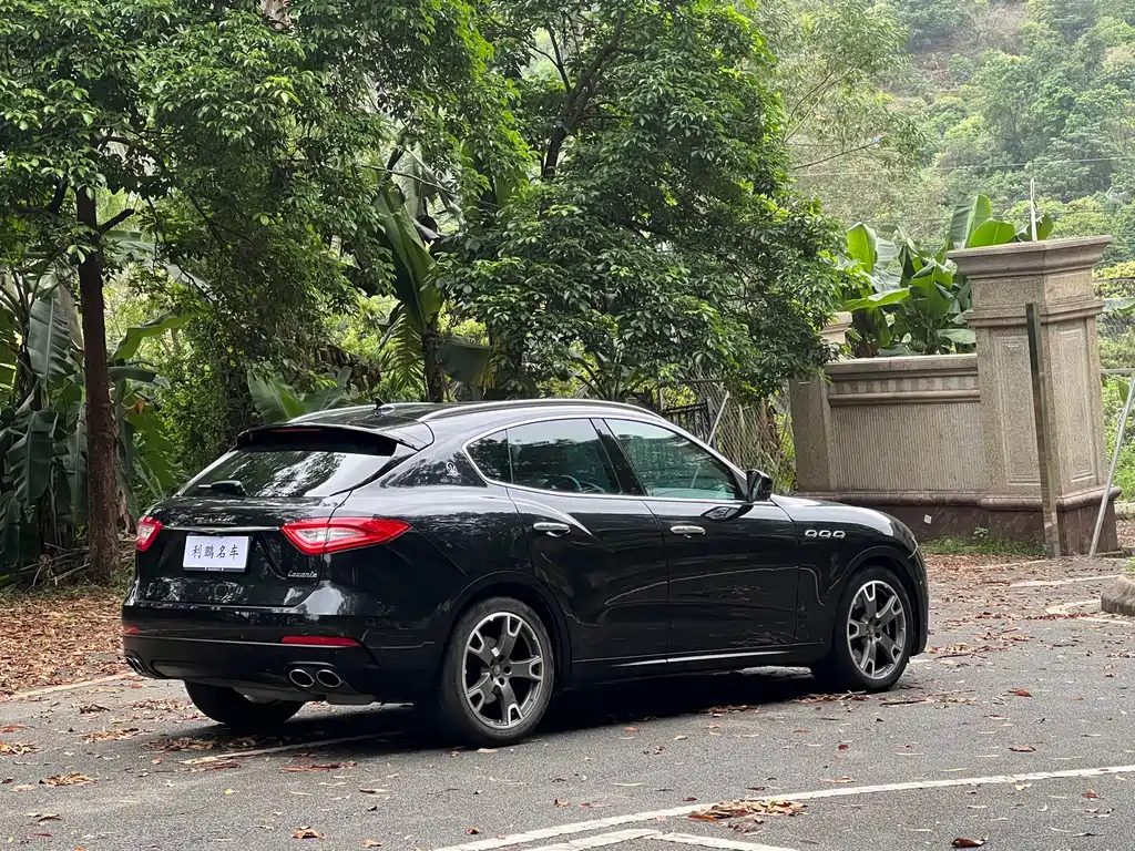 Maserati Levante 2018 — фото 6