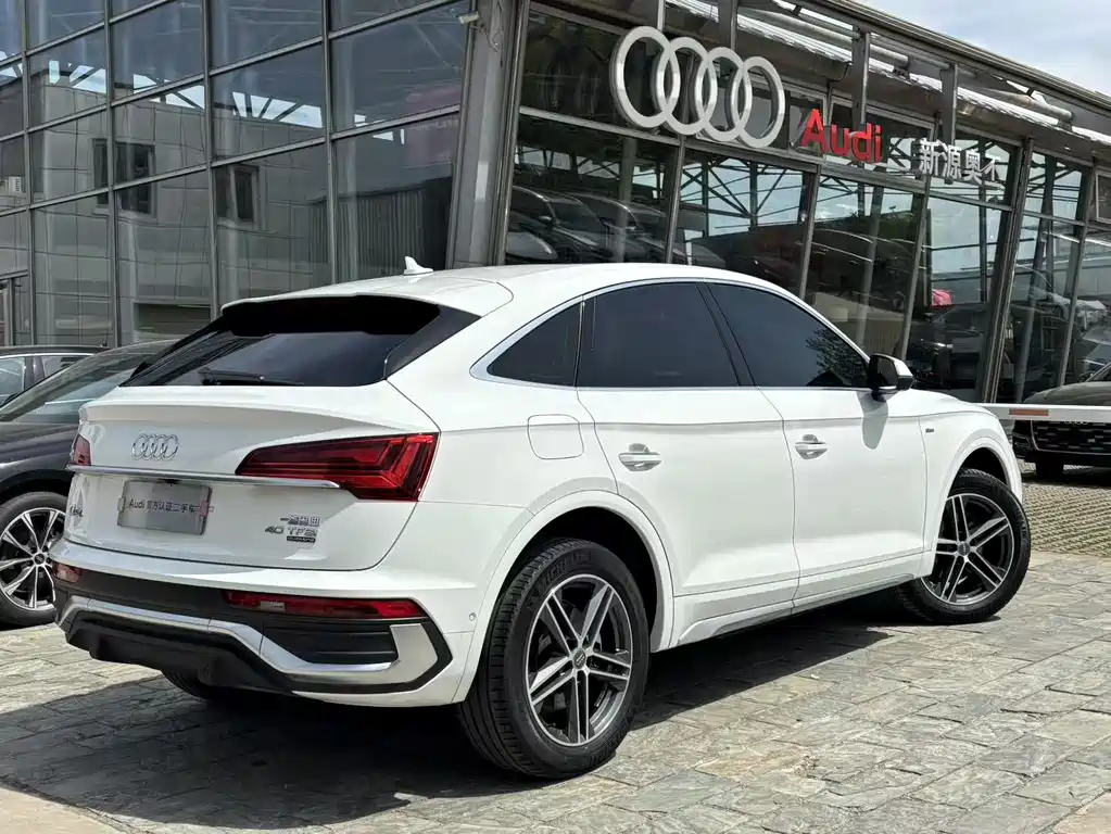 Audi Q5L Sportback 2021 — фото 7