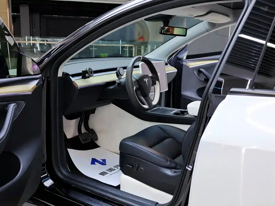 Tesla Model Y 2023 — фото 17