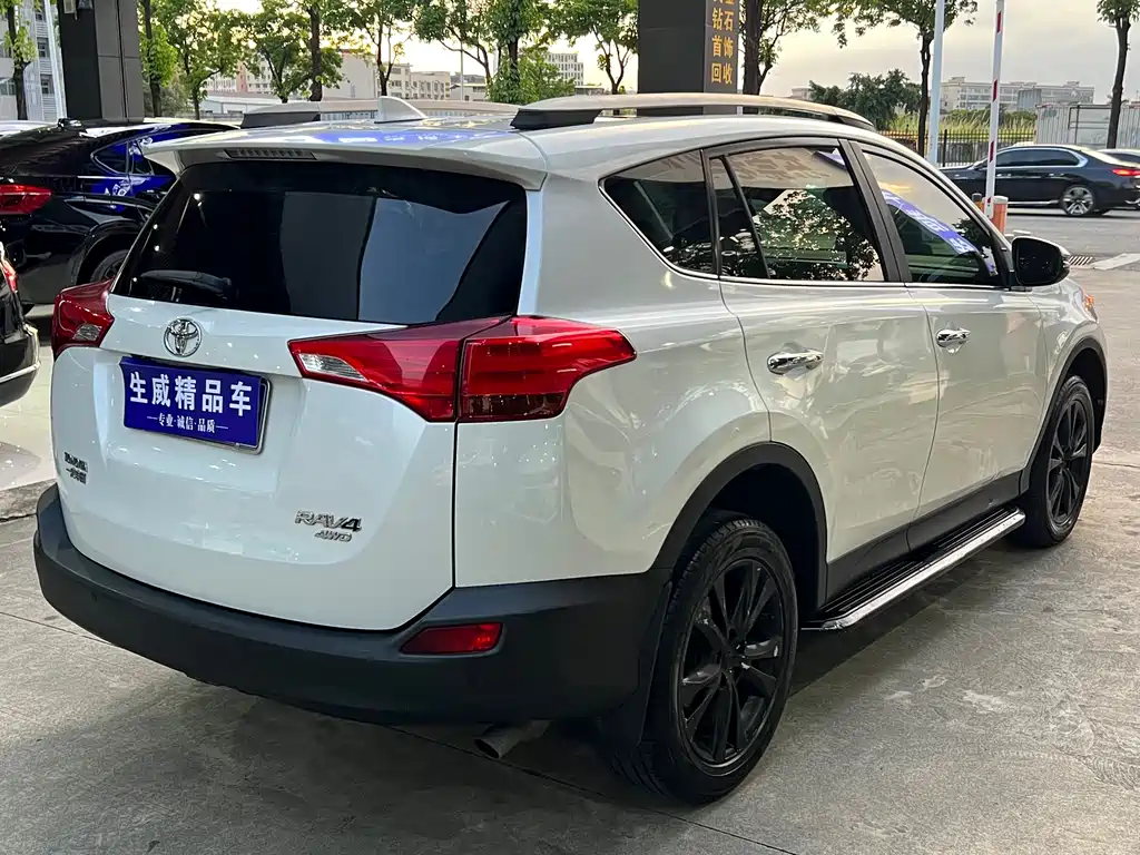 Toyota RAV4 2015