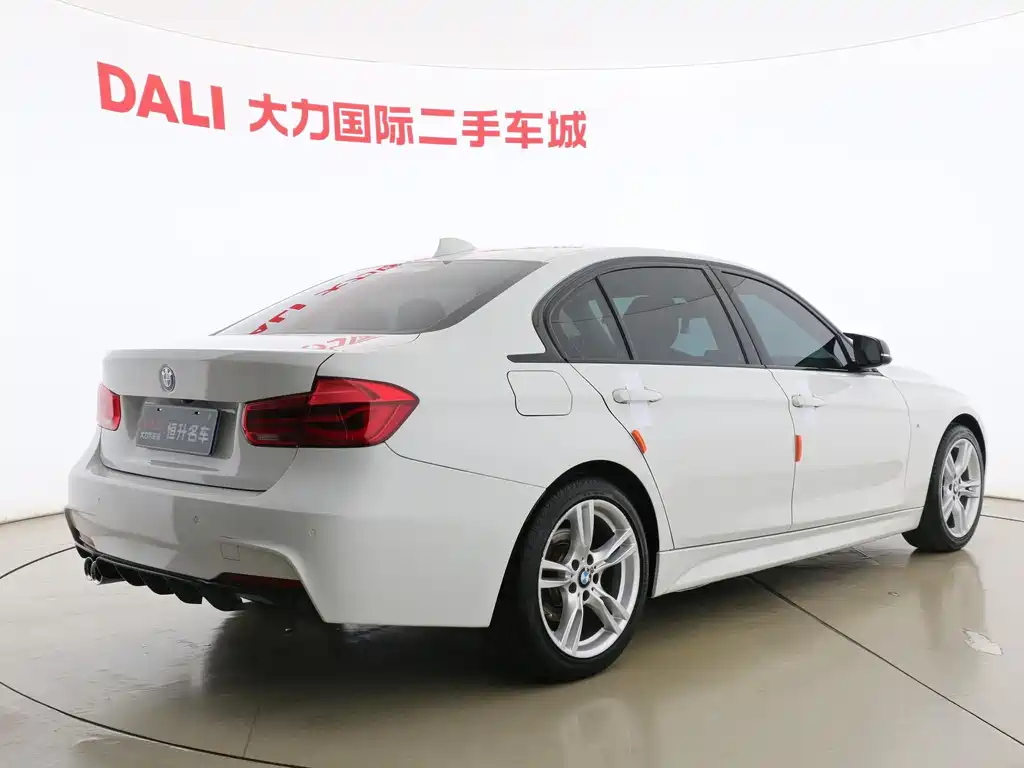 BMW 3 Series 2019 — фото 14