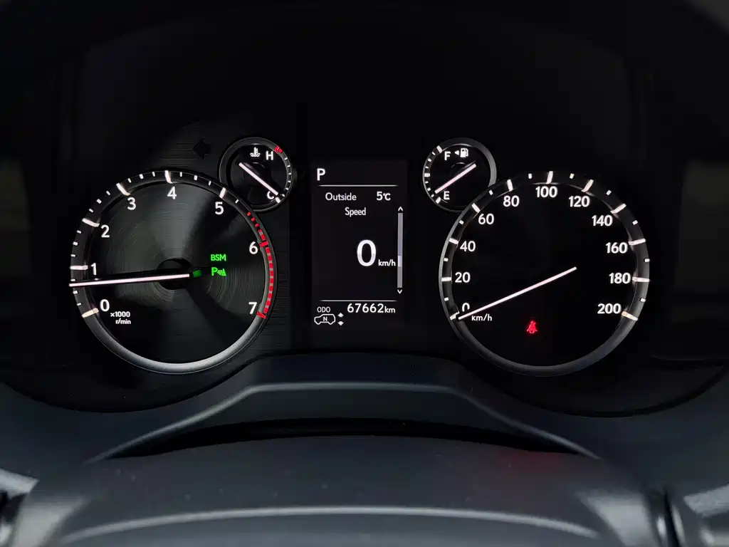 Lexus GX 2020 — фото 17