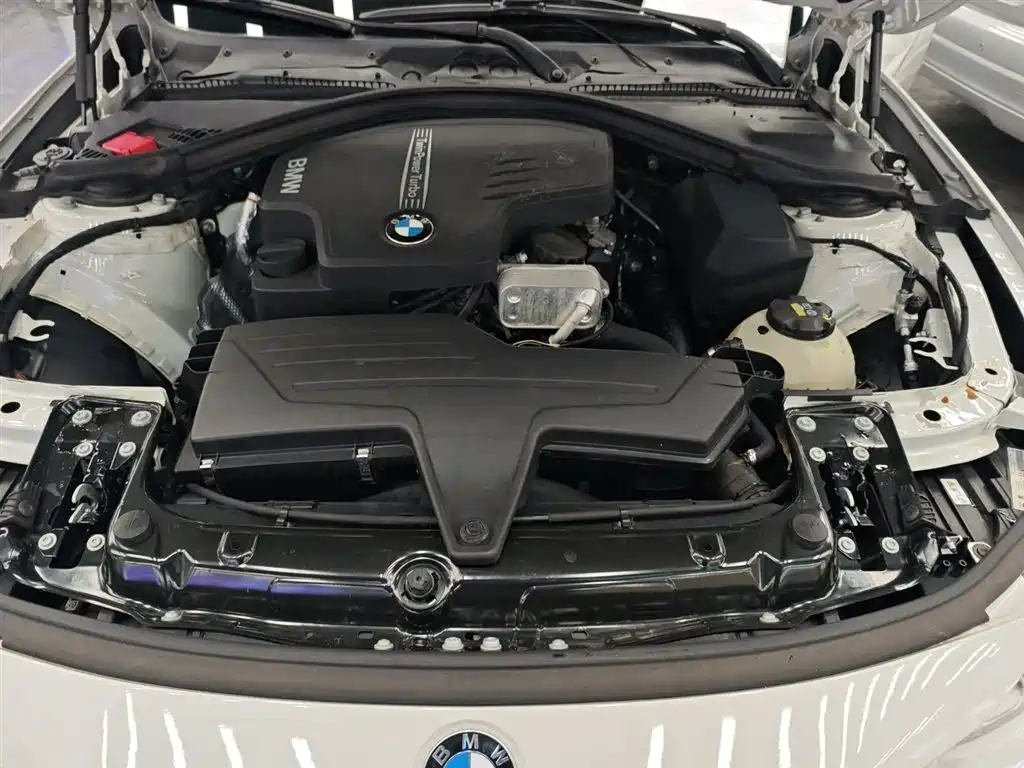 BMW 3 Series 2015 — фото 16