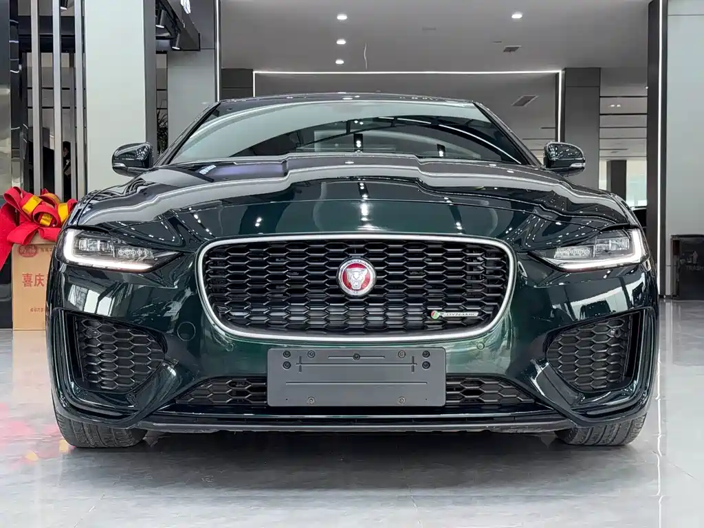 Jaguar XEL 2022 — фото 2