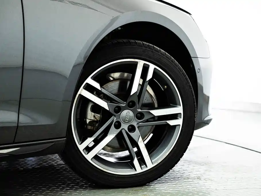 Audi A4L 2021 — фото 22