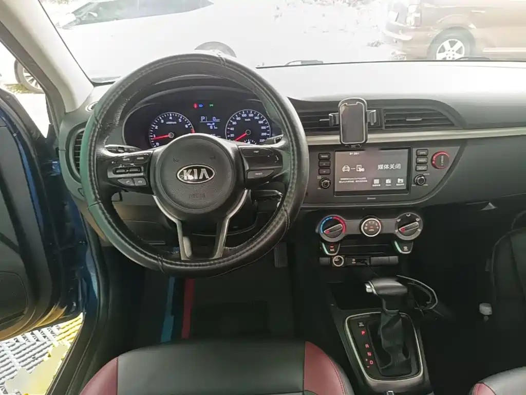 Kia K2 2017 — фото 10