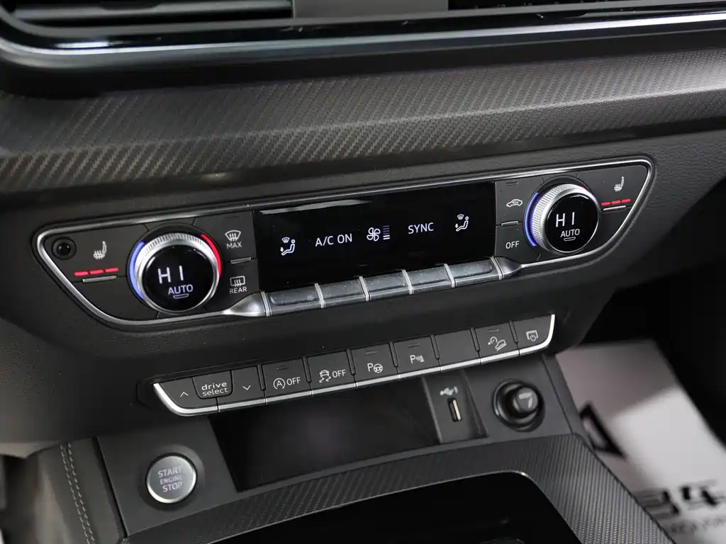 Audi Q5L 2021 — фото 10