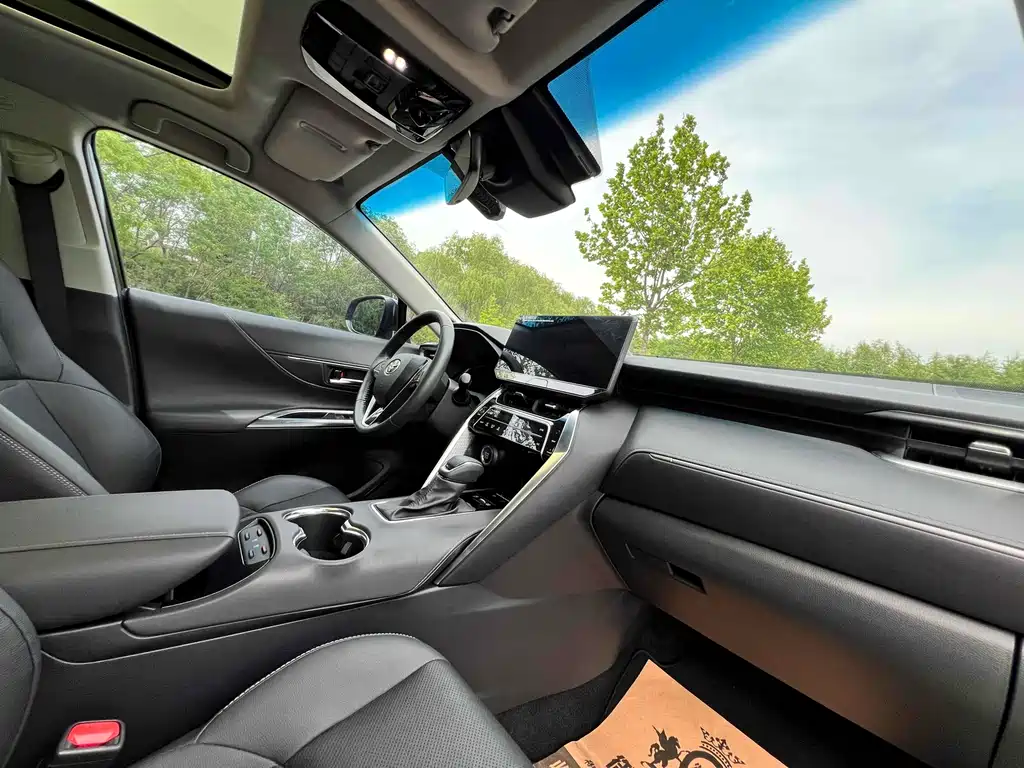 Toyota Venza 2022 — фото 10