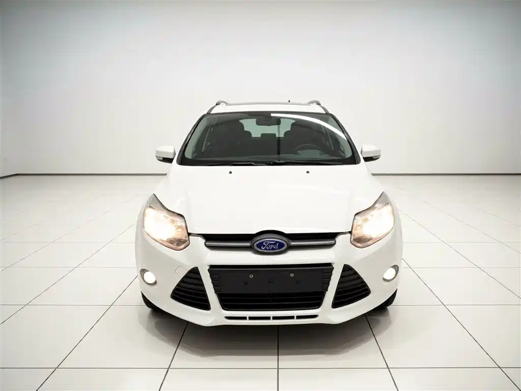 Ford Focus 2014 — фото 3