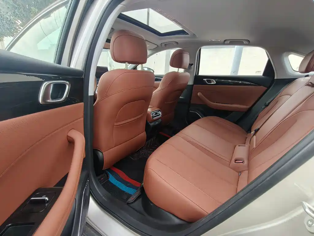 Geely Emgrand 2026