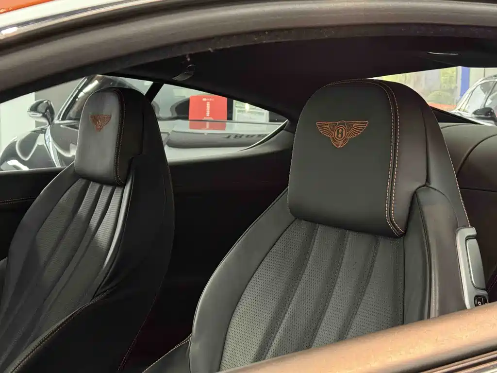 Bentley Continental 2017 — фото 14