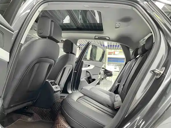 Audi A4L 2021