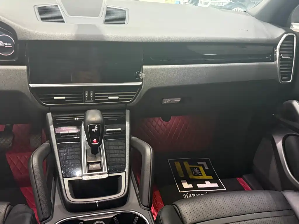 Porsche Cayenne 2018 — фото 10