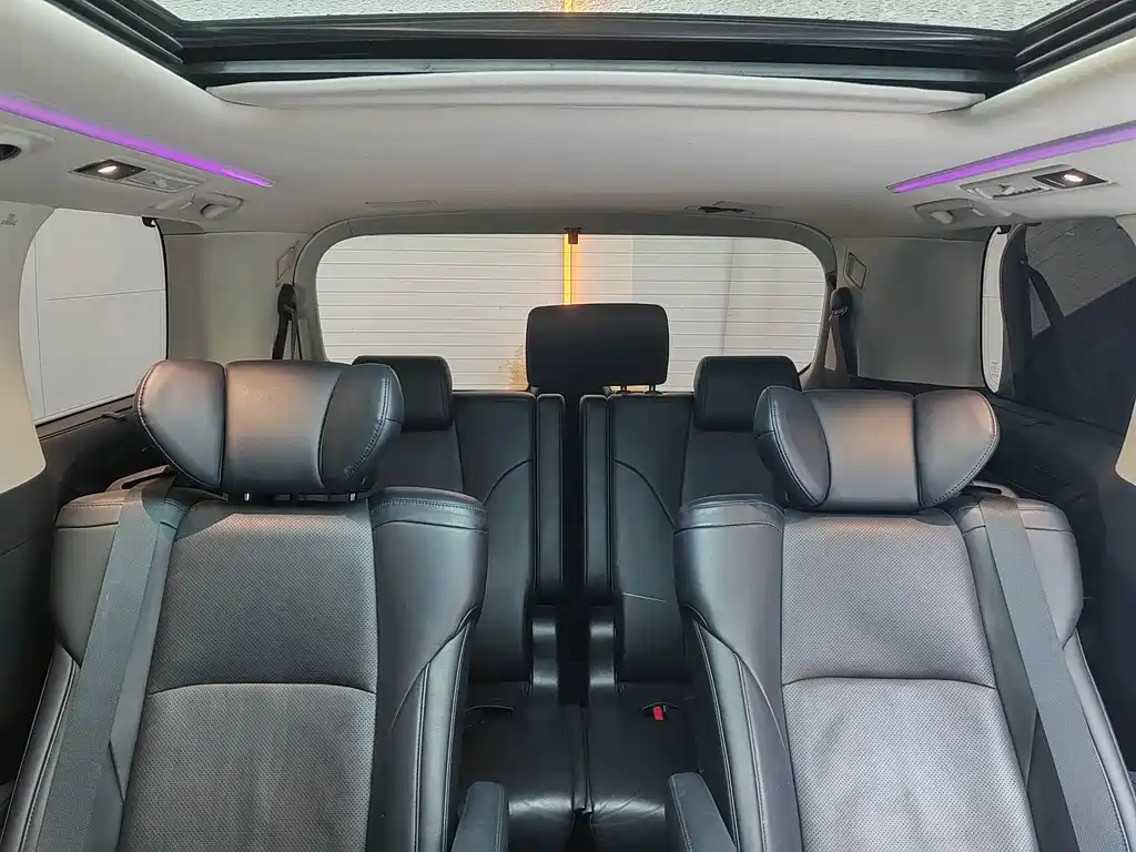 Toyota Vellfire 2021 — фото 17