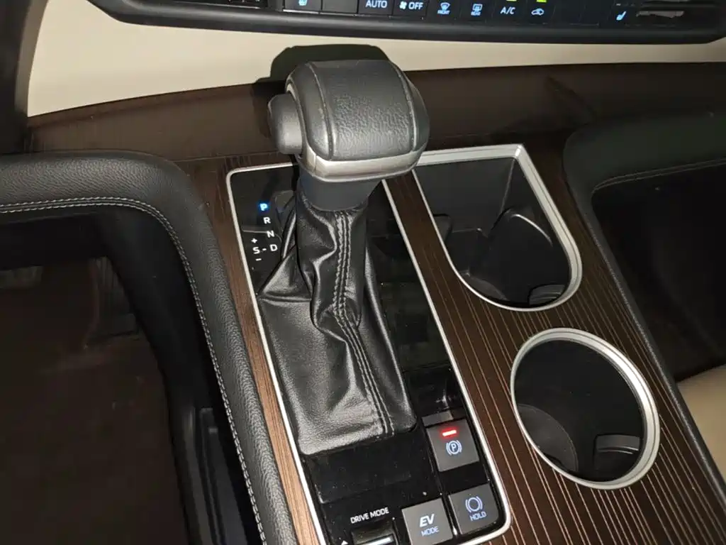 Toyota Sienna 2022 — фото 14