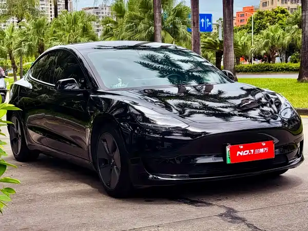 Tesla Model 3 2023