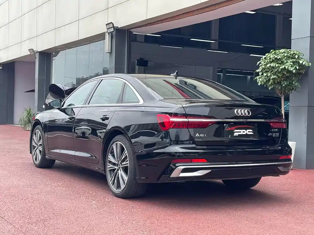 Audi A6L 2024 — фото 15