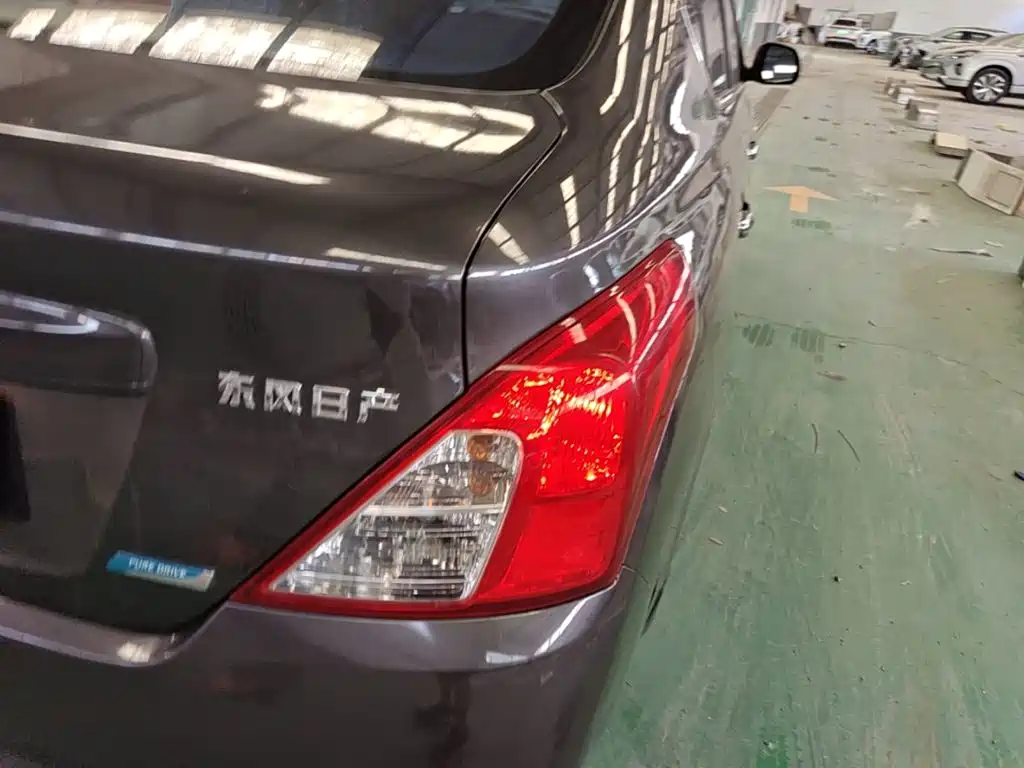 Nissan Sunny 2015 — фото 8