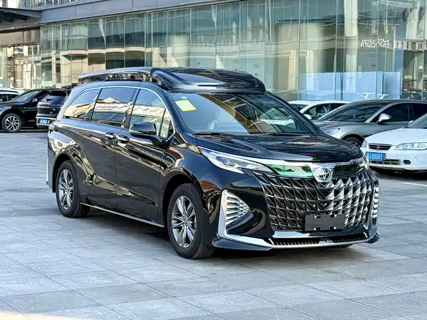 Toyota Sienna 2025