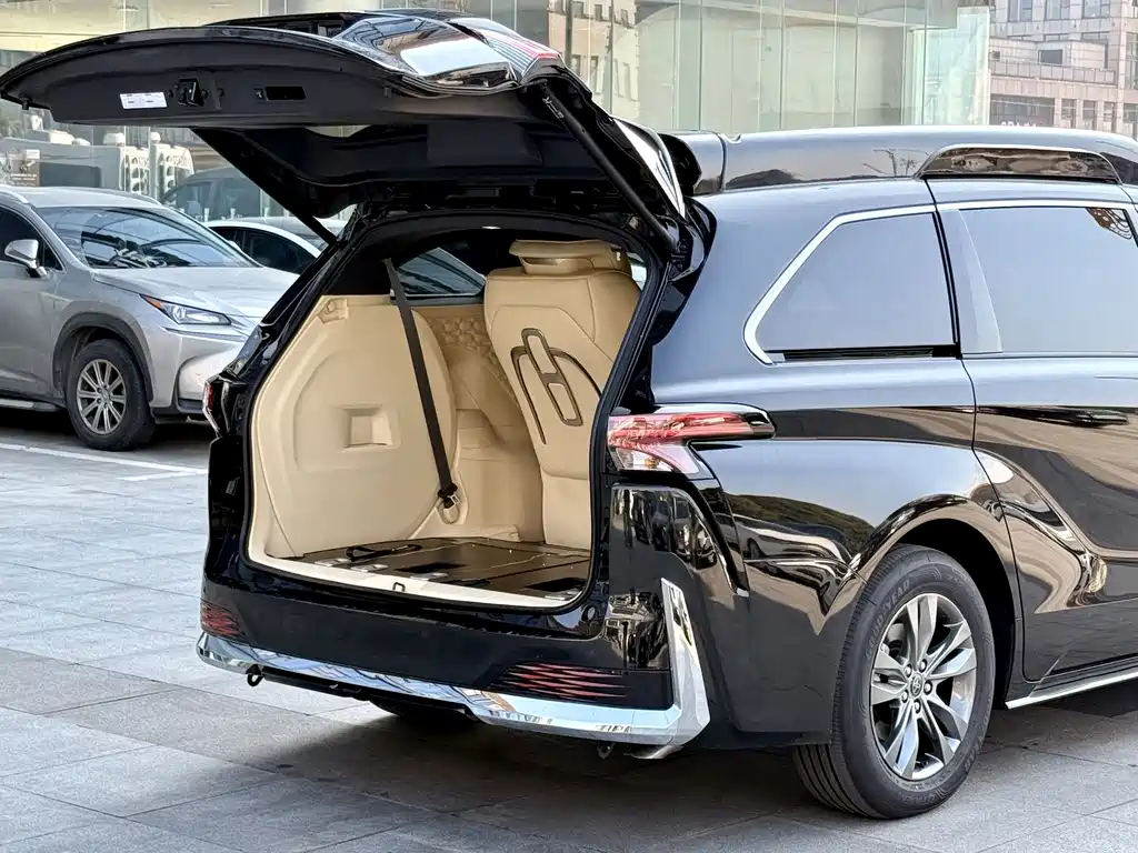 Toyota Sienna 2025 — фото 15