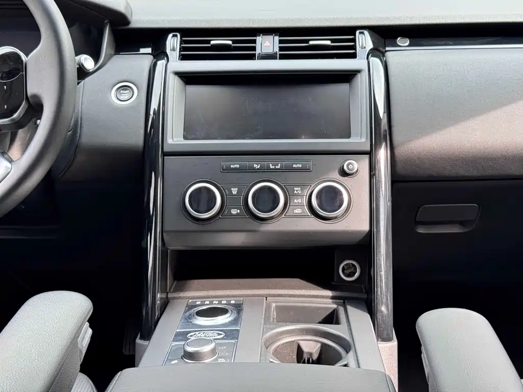 Land Rover Discovery 2019 — фото 10