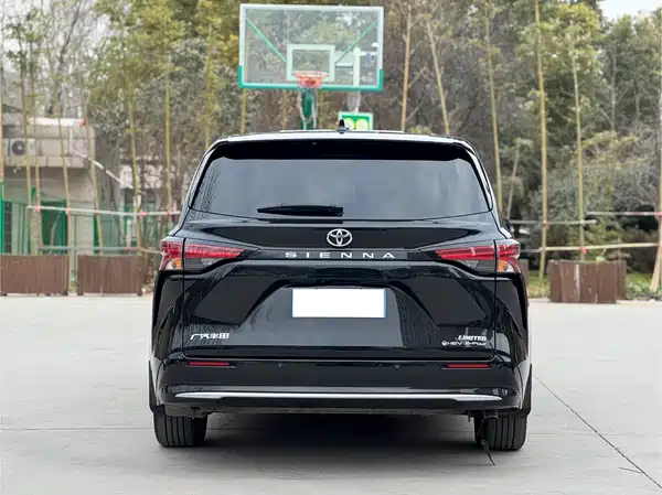 Toyota Sienna 2024