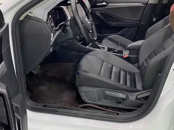 Volkswagen Sagitar 2022