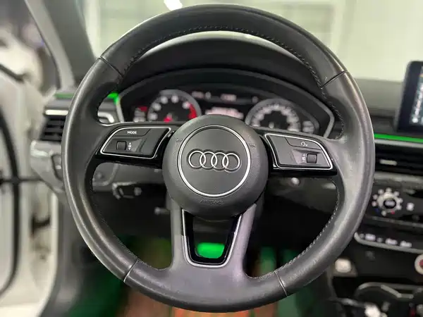 Audi A4L 2018