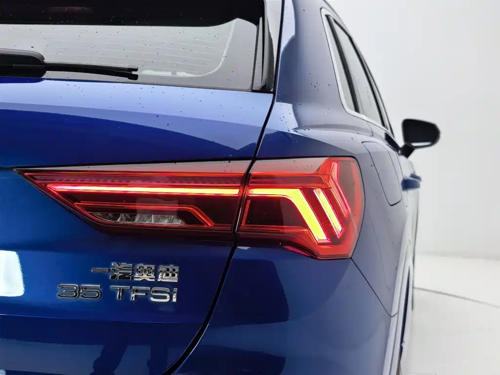 Audi Q3 2019 — фото 15