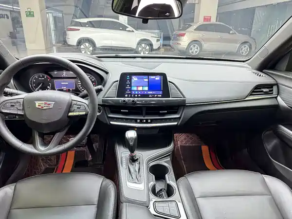 Cadillac CT4 2022