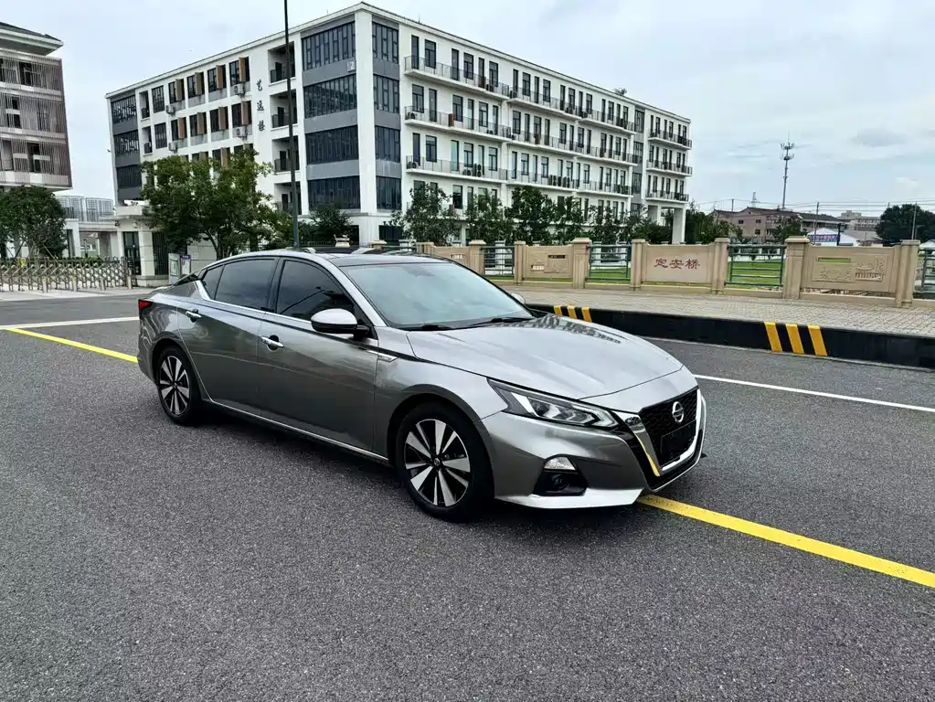 Nissan Teana 2022