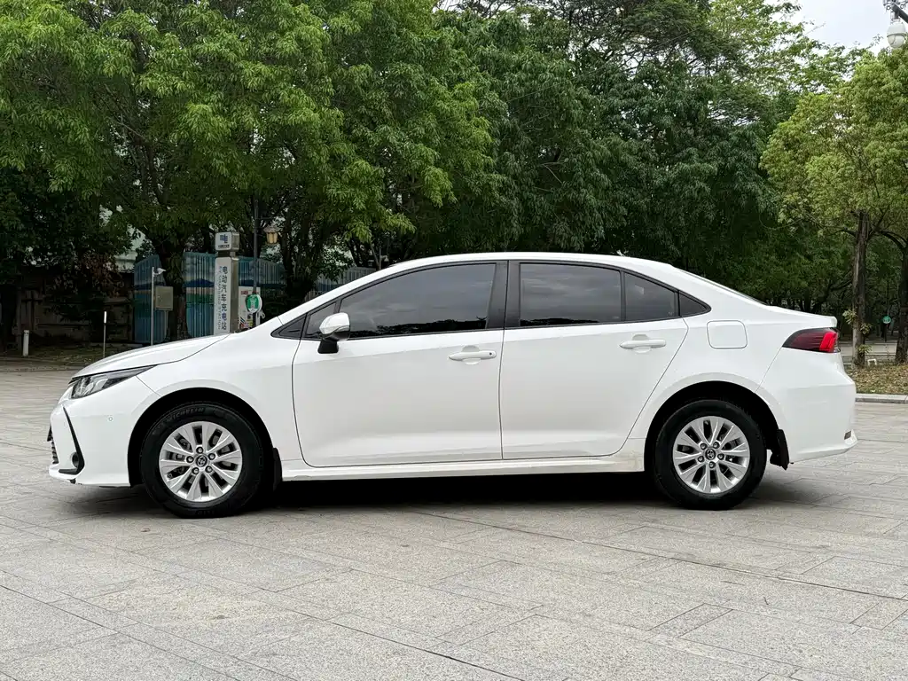 Toyota Corolla 2021 — фото 10