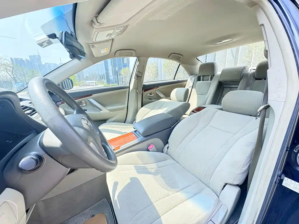 Toyota Camry 2014 — фото 13