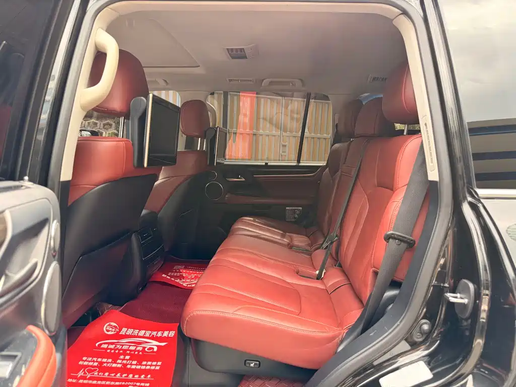 Lexus LX 2017 — фото 12