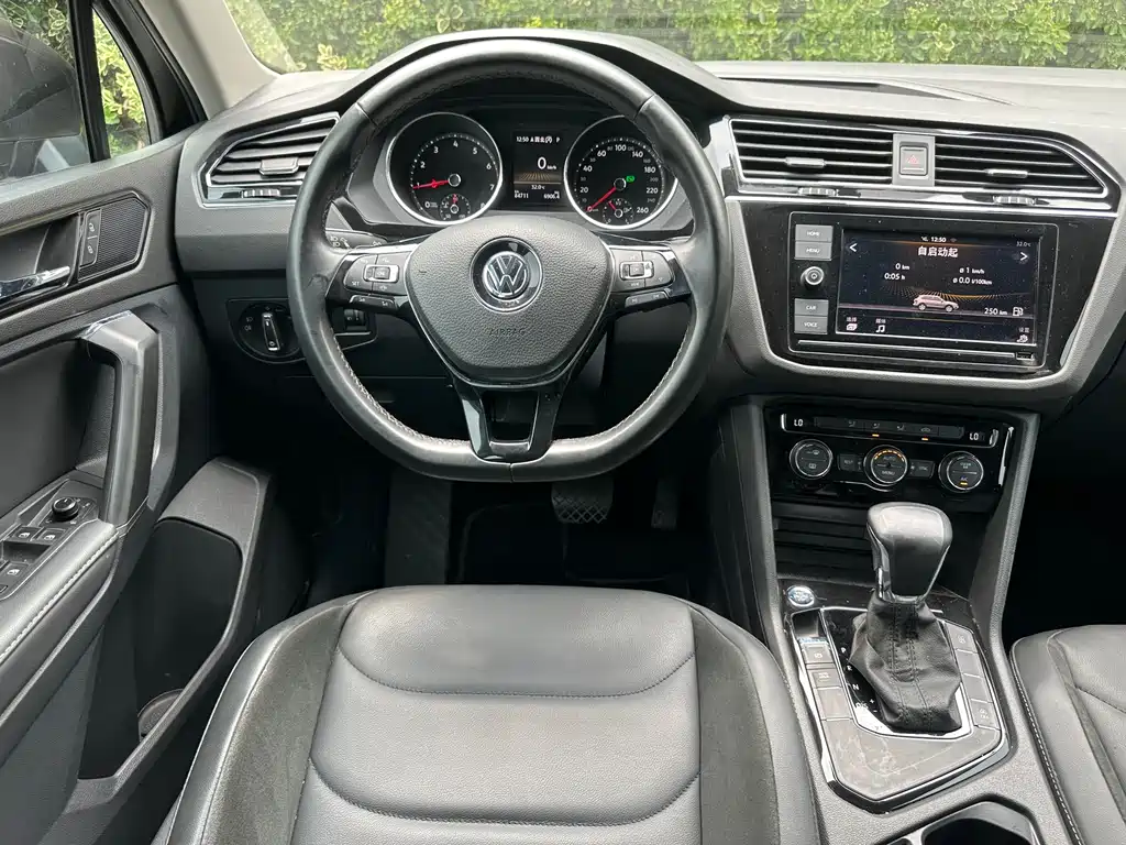 Volkswagen Tiguan L 2018 — фото 13