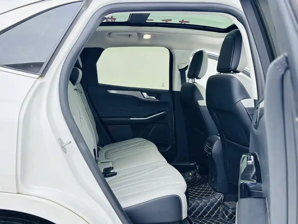 Ford Escape 2021 — фото 16