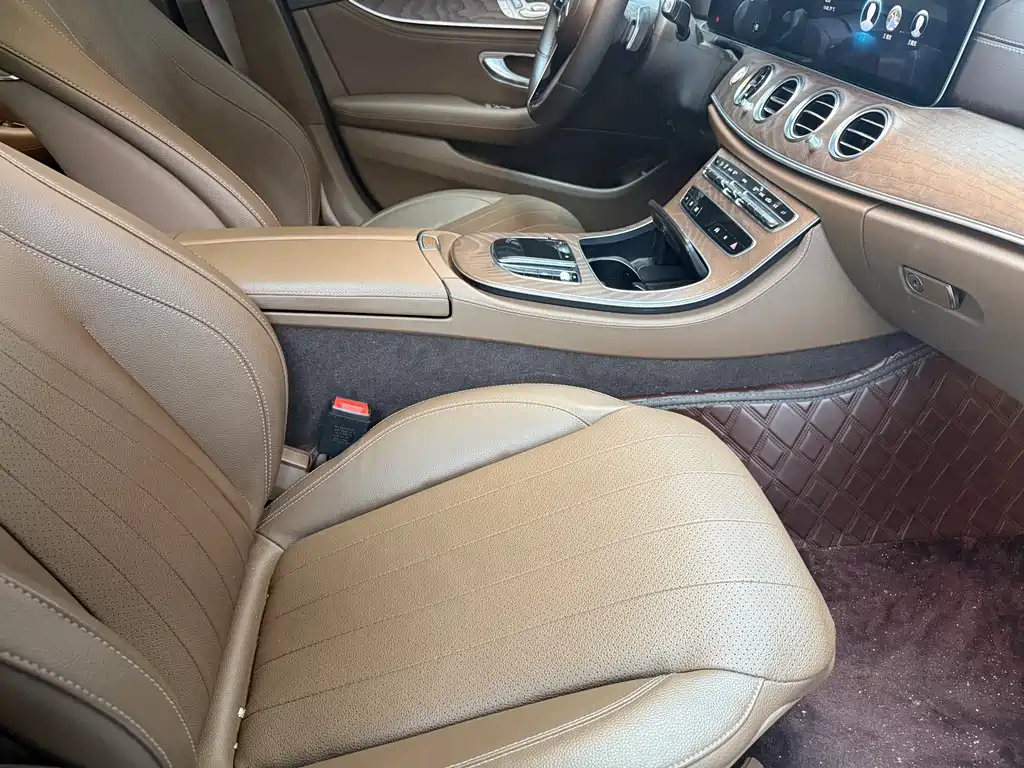 Mercedes-Benz E-Class 2023 — фото 8